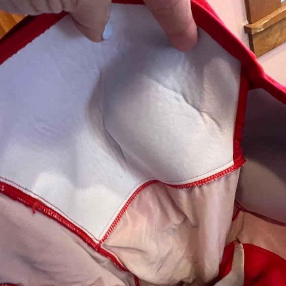 Women’s red 2x swimsuit - Picture 2 of 3
